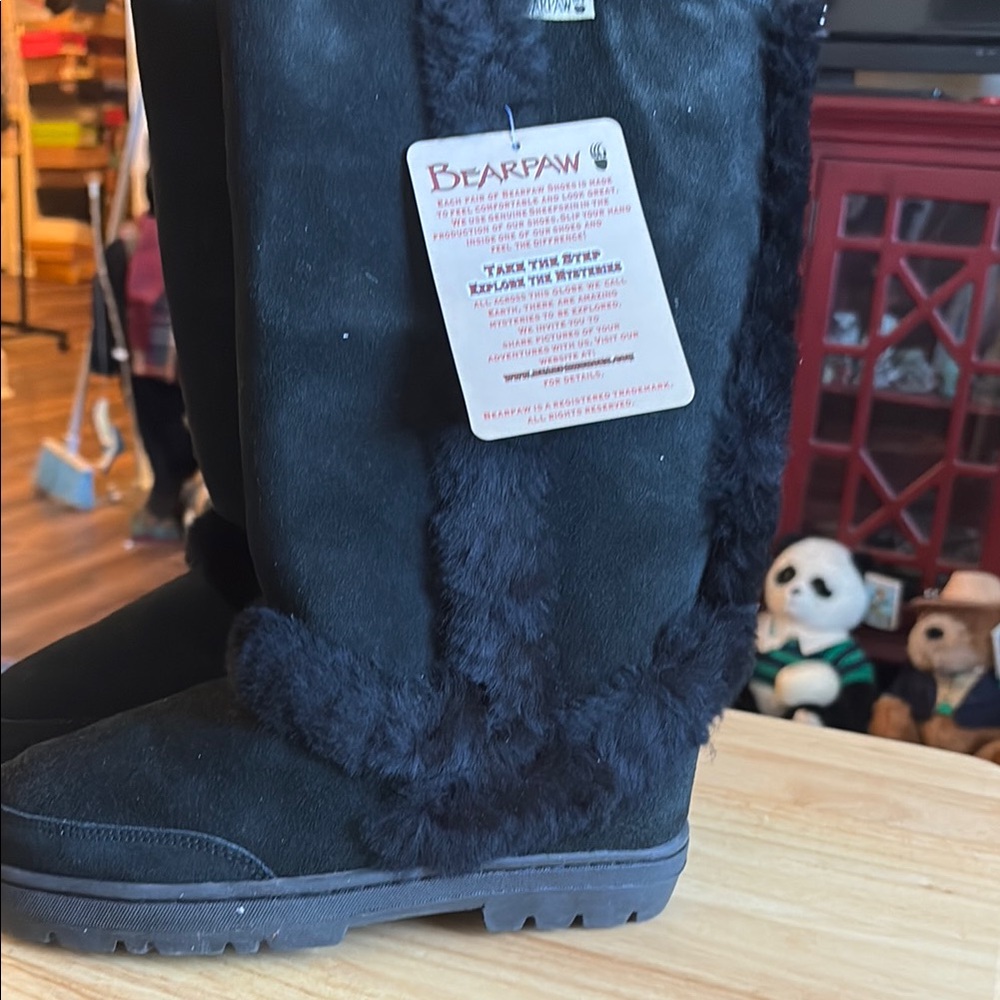 Bear paws boots with side and real fur and sure made with real sheepskin nwt